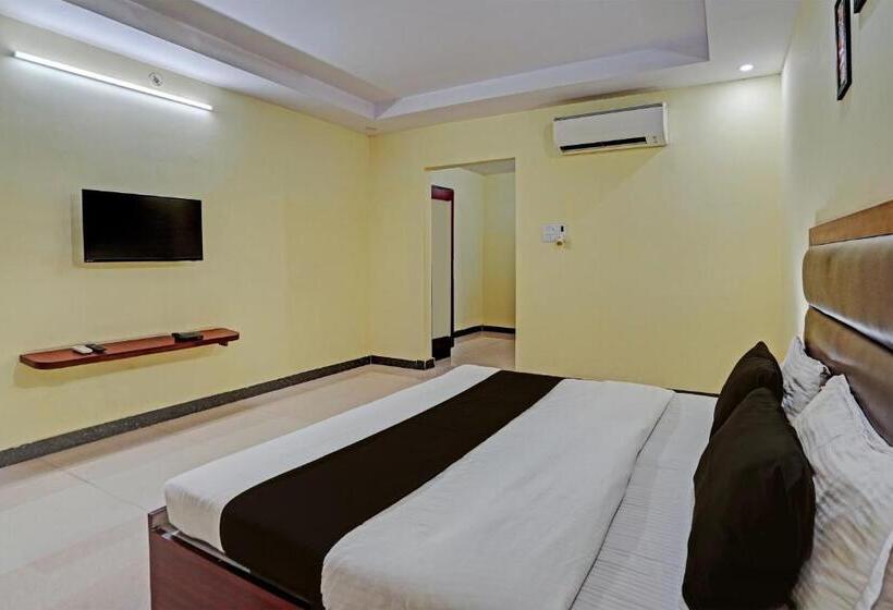 酒店 Ananya Royals By Oyo Rooms