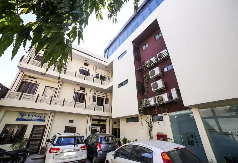 هتل Anshu By Oyo Rooms