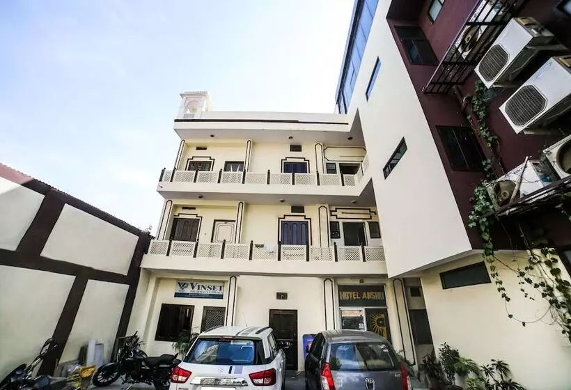 هتل Anshu By Oyo Rooms