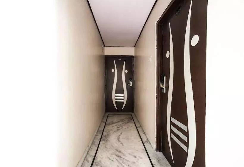 هتل Anshu By Oyo Rooms