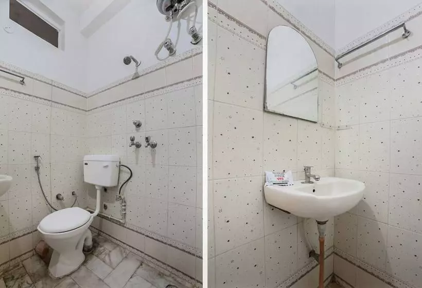 هتل Anshu By Oyo Rooms