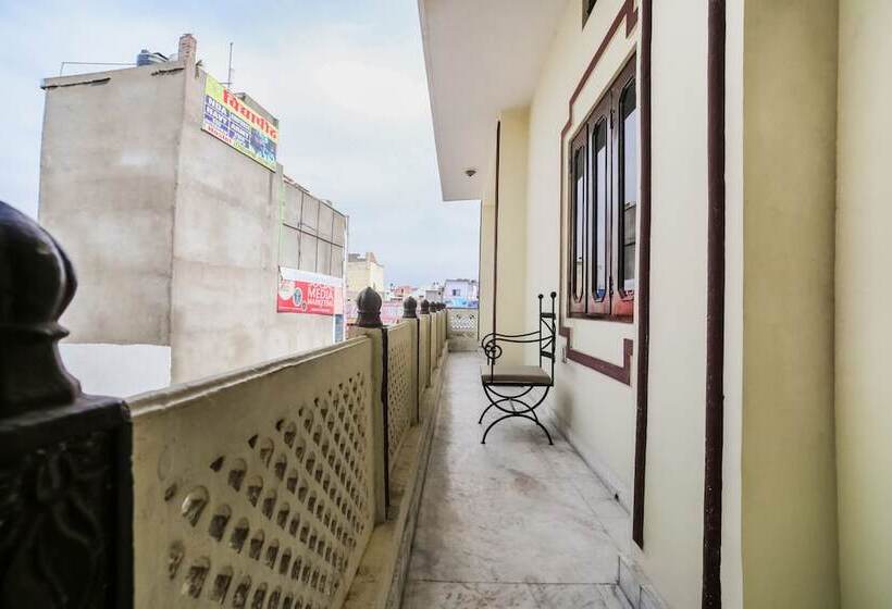 בית מלון כפרי Anshu By Oyo Rooms