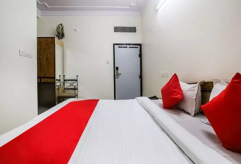 هتل Anshu By Oyo Rooms