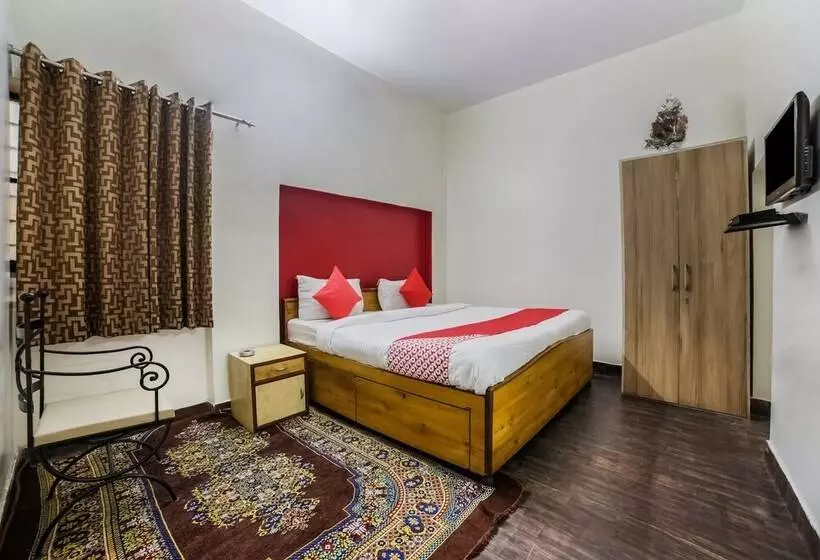 هتل Anshu By Oyo Rooms