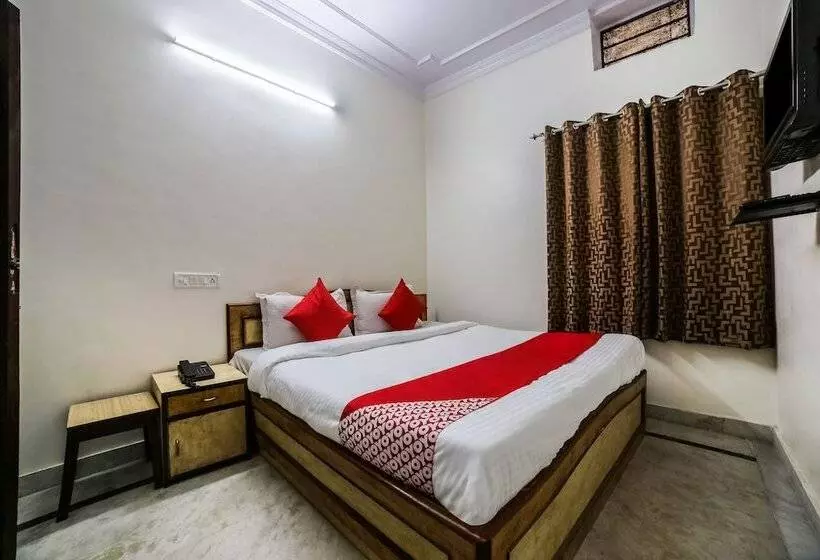 هتل Anshu By Oyo Rooms