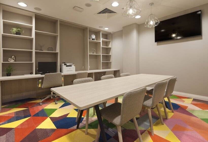 هتل Hampton by Hilton Leeds City Centre