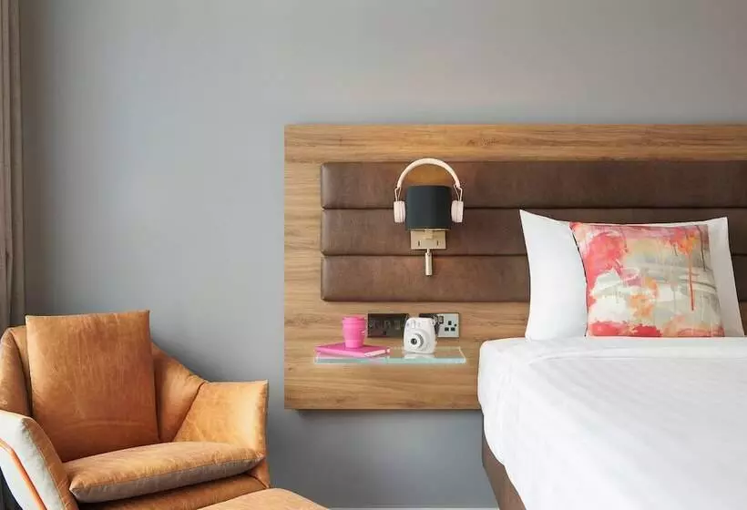هتل Moxy Dublin City