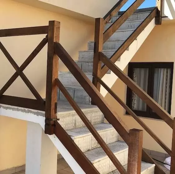هتل Restaurant Les Cocotiers Morondava