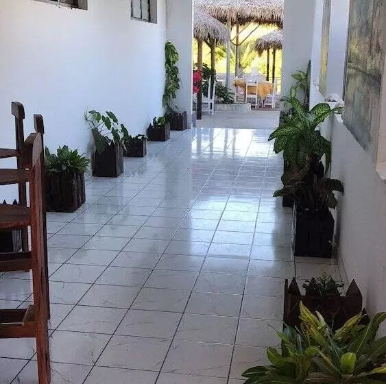 هتل Restaurant Les Cocotiers Morondava