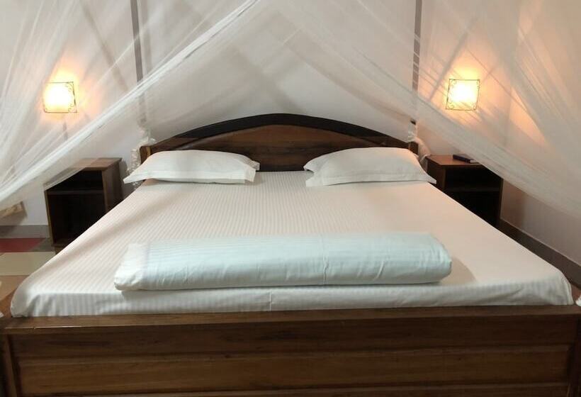 هتل Restaurant Les Cocotiers Morondava