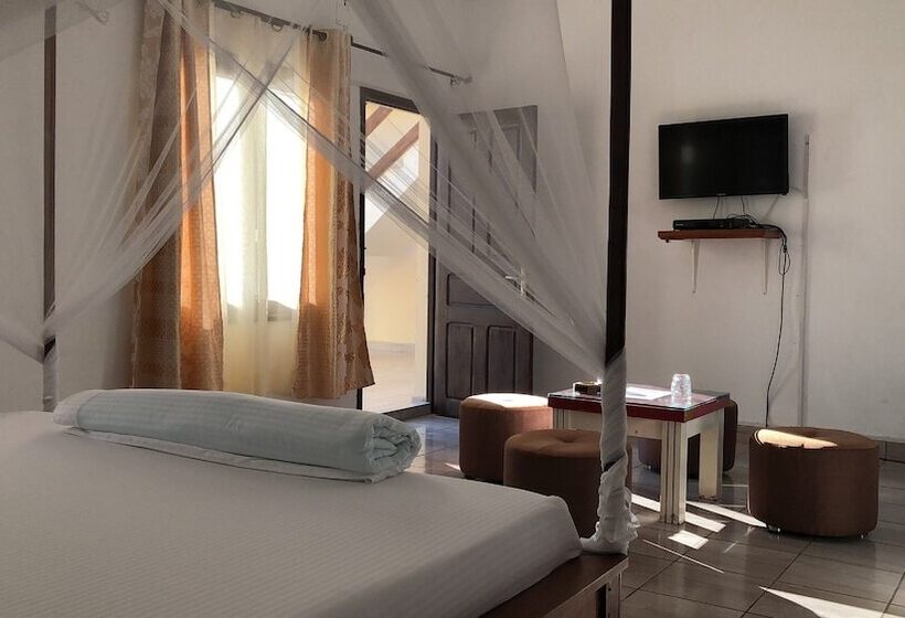 هتل Restaurant Les Cocotiers Morondava