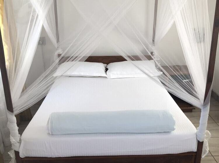 هتل Restaurant Les Cocotiers Morondava