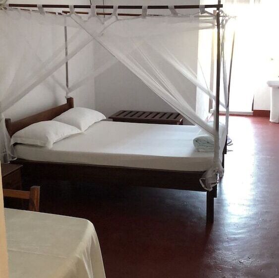 هتل Restaurant Les Cocotiers Morondava