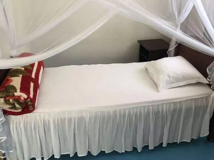 هتل Restaurant Les Cocotiers Morondava