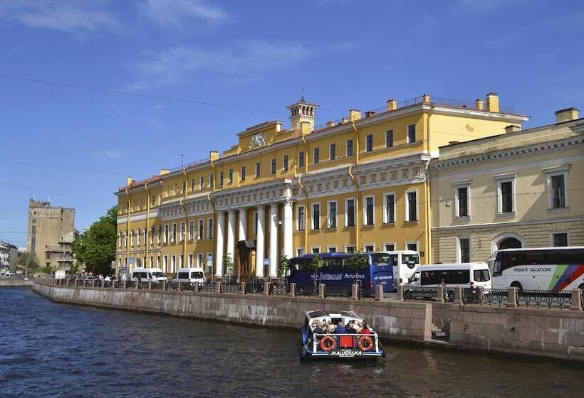 Sunny World Dekabristov Hostel