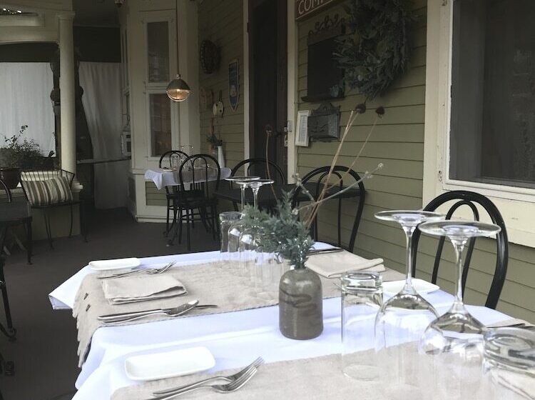 住宿加早餐  La Maison De Ville   Bed & Bistro