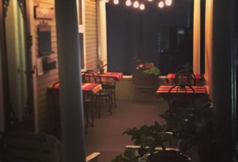 住宿加早餐  La Maison De Ville   Bed & Bistro