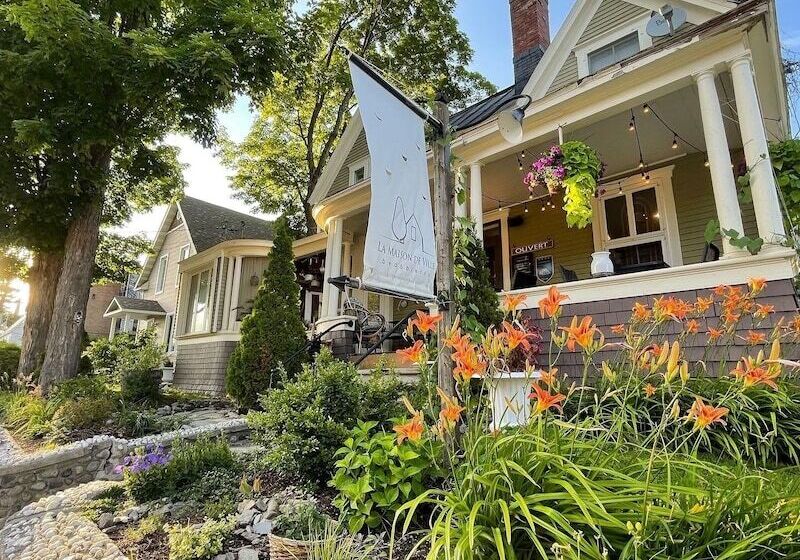 住宿加早餐  La Maison De Ville   Bed & Bistro