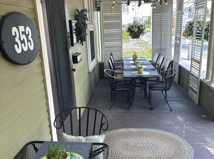 住宿加早餐  La Maison De Ville   Bed & Bistro