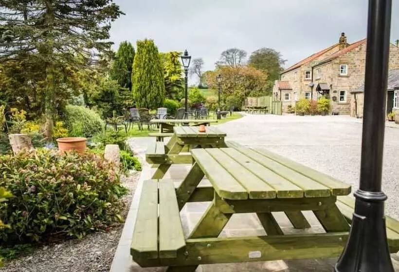 Hostelli The Sawley Arms