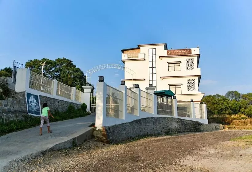 ホテル Charekh Food & Forest Resort