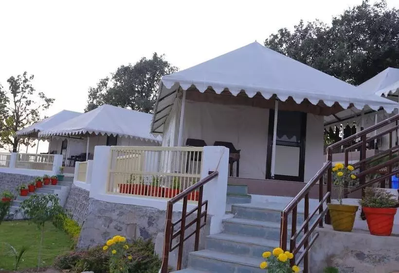 ホテル Charekh Food & Forest Resort