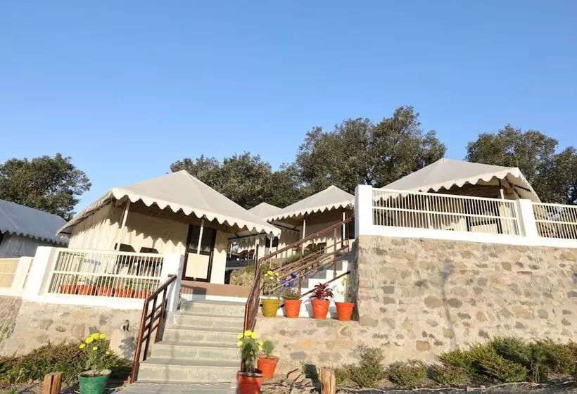 ホテル Charekh Food & Forest Resort