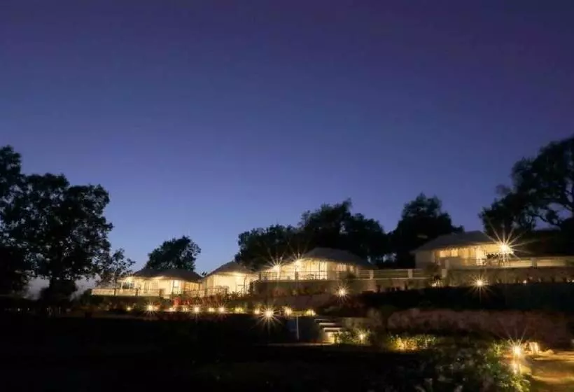 ホテル Charekh Food & Forest Resort