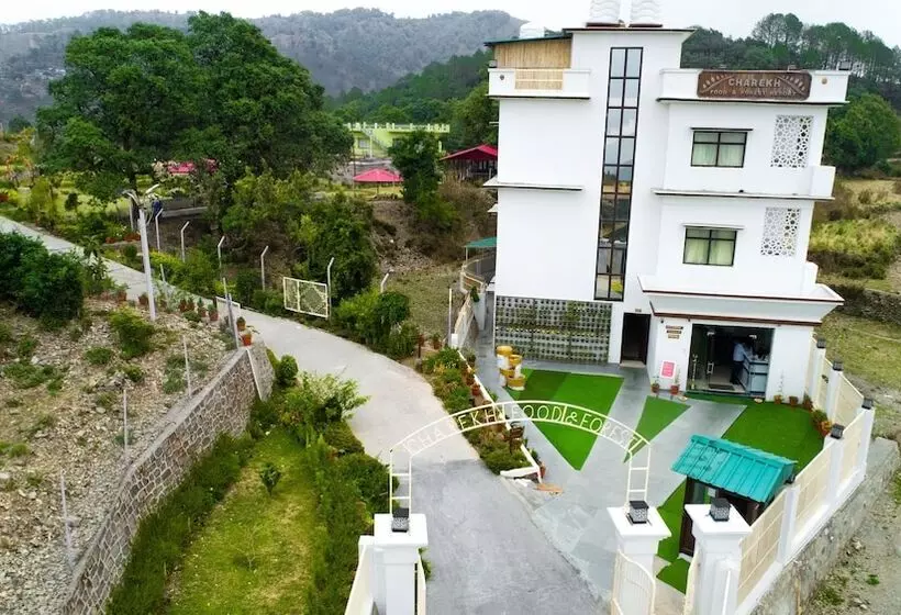 ホテル Charekh Food & Forest Resort
