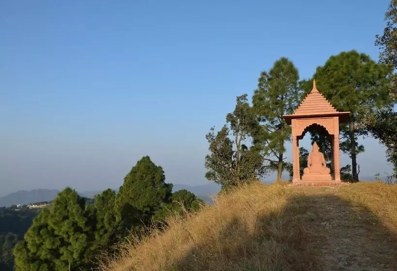 ホテル Charekh Food & Forest Resort