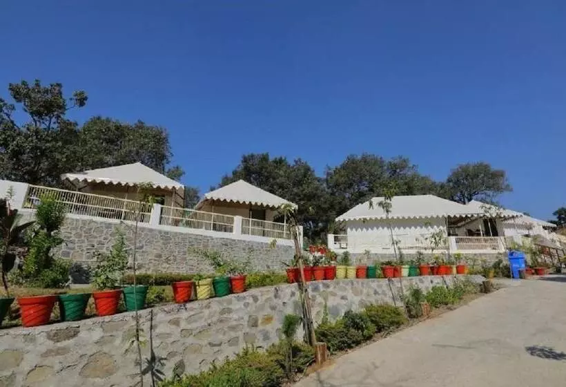 ホテル Charekh Food & Forest Resort