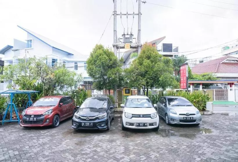 Hotelli Reddoorz Plus Near Uin Banjarmasin