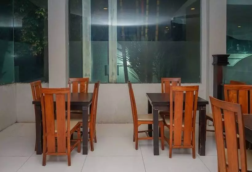 Hotelli Reddoorz Plus Near Uin Banjarmasin