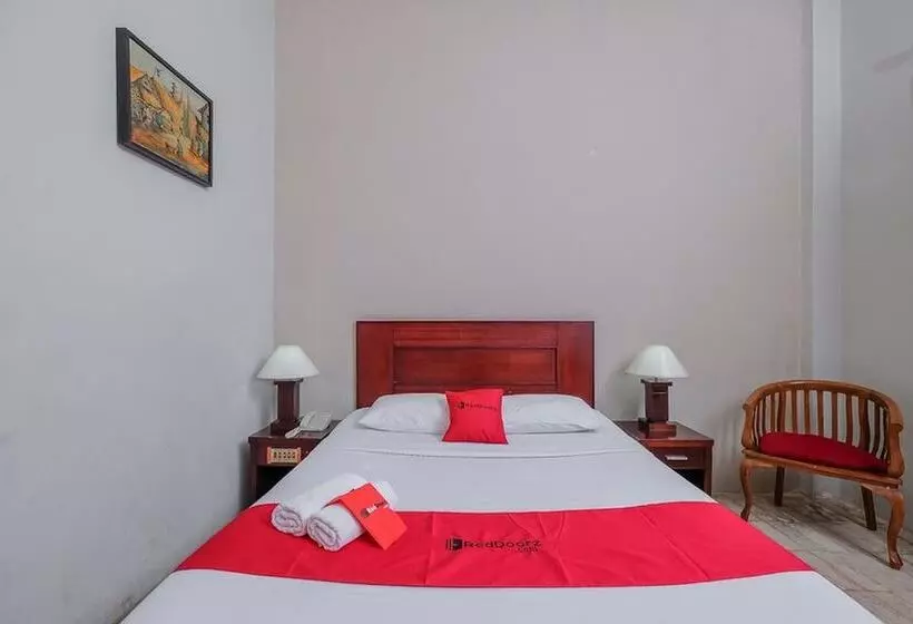 Hotelli Reddoorz Plus Near Uin Banjarmasin