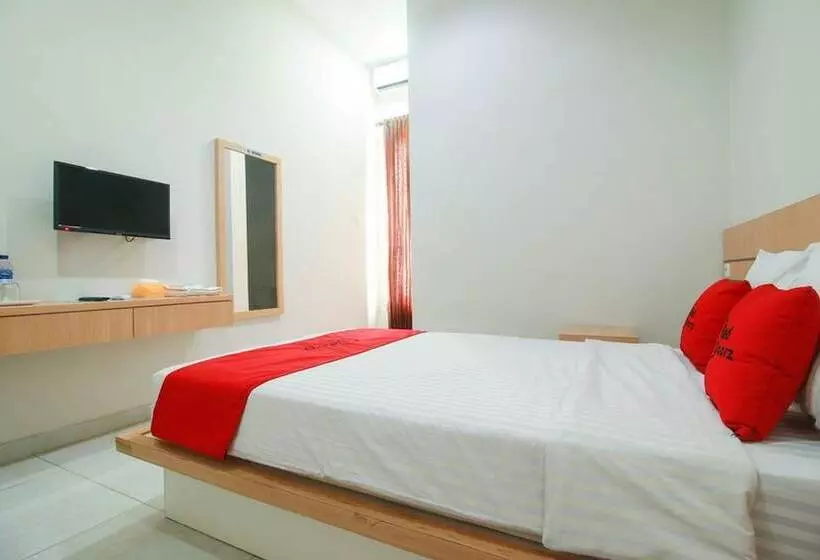 ホテル Reddoorz Syariah Near Universitas Jenderal Soedirman