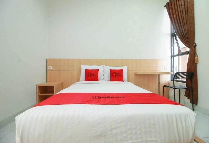 בית מלון כפרי Reddoorz Syariah Near Universitas Jenderal Soedirman