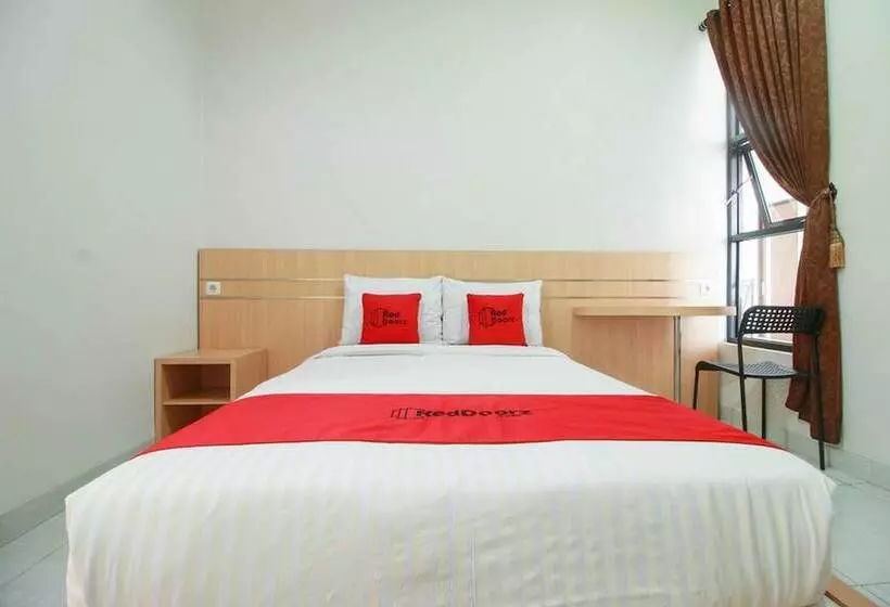 ホテル Reddoorz Syariah Near Universitas Jenderal Soedirman