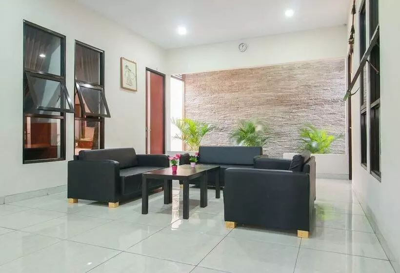 ホテル Reddoorz Syariah Near Universitas Jenderal Soedirman