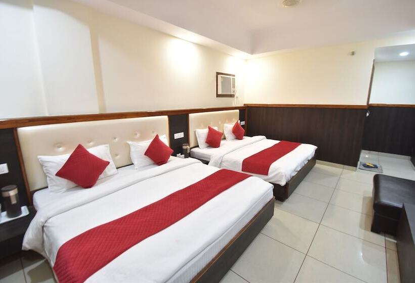 هتل Vaishno Devi Heights