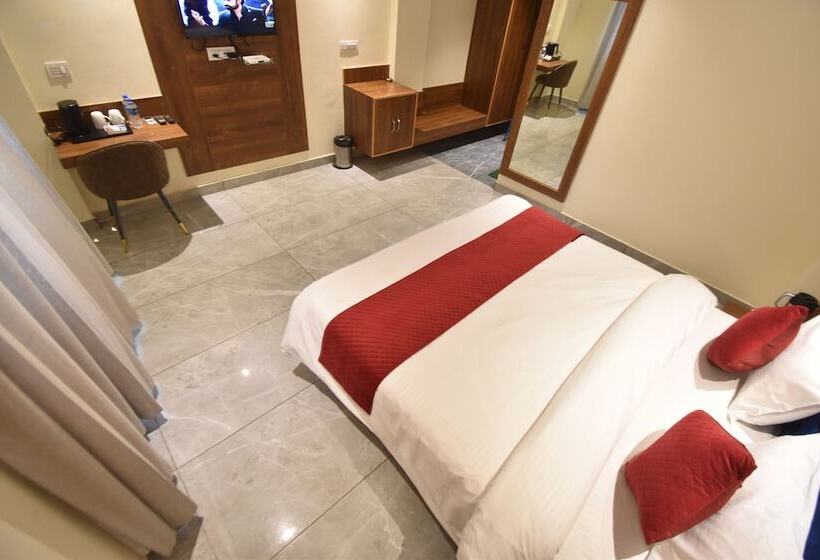 هتل Vaishno Devi Heights