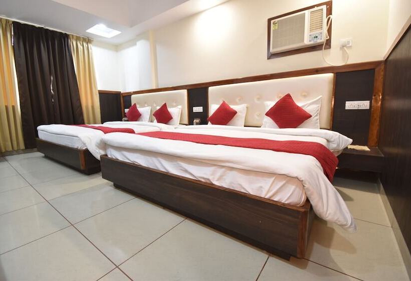 هتل Vaishno Devi Heights