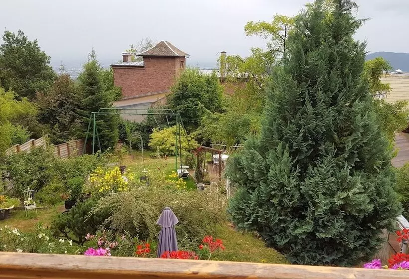 Majatalo Les Iris Chambres D’hôte