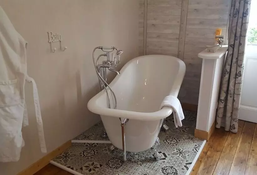 Majatalo Les Iris Chambres D’hôte