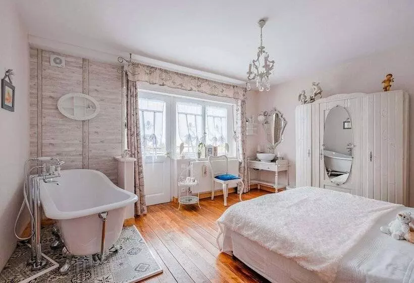 Majatalo Les Iris Chambres D’hôte