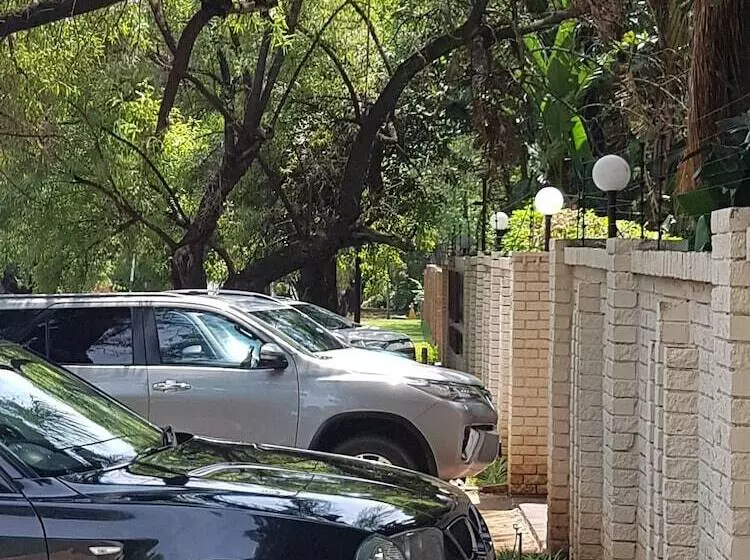 Majatalo Lions Guesthouse