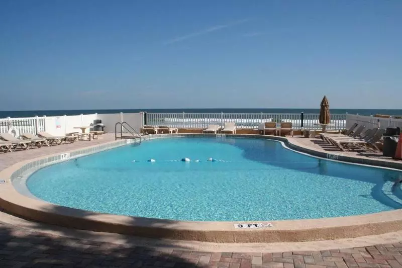 Driftwood Beach Motel