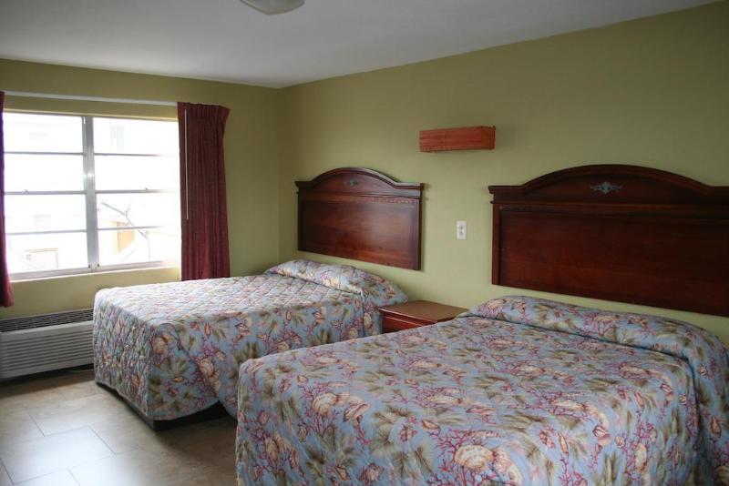 Driftwood Beach Motel