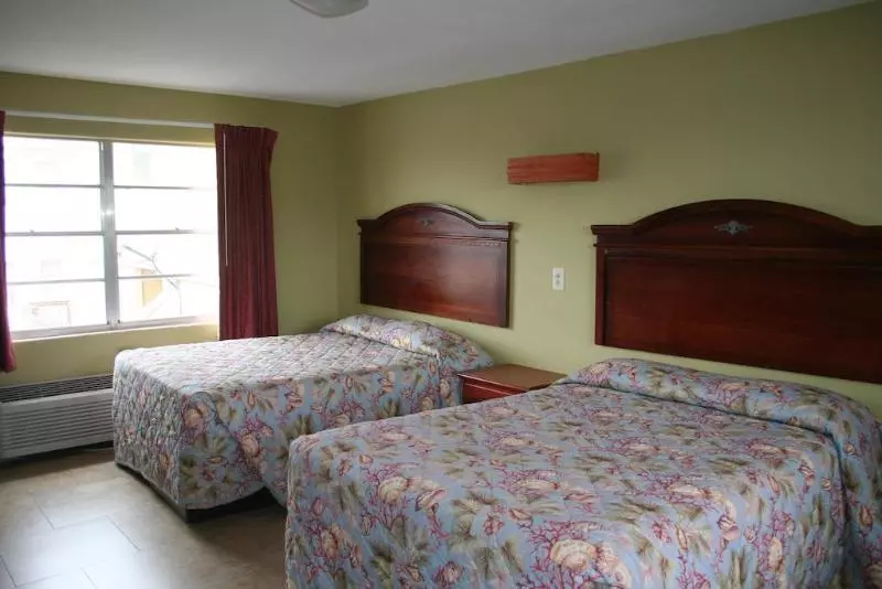 Driftwood Beach Motel