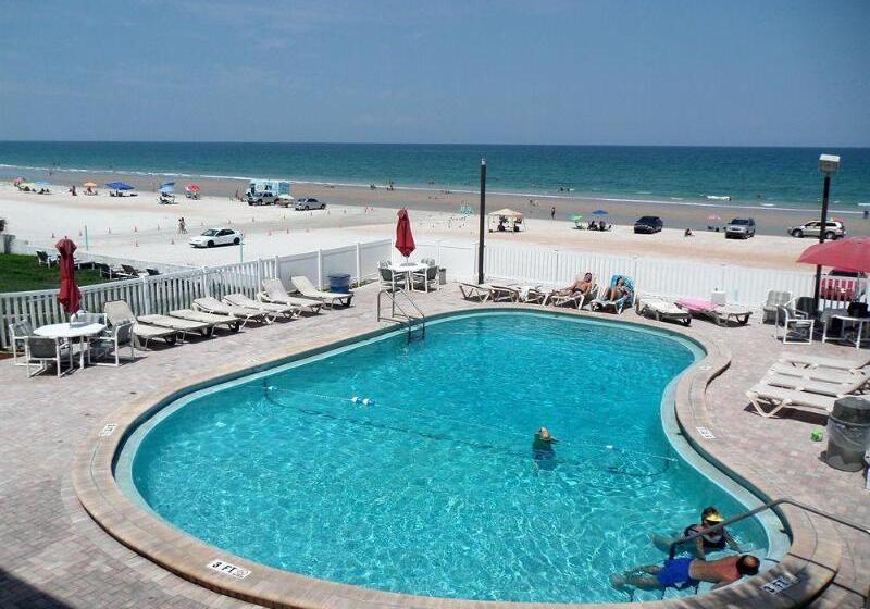 Driftwood Beach Motel