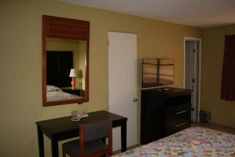 Driftwood Beach Motel